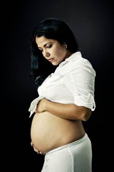 can-white-thick-discharge-mean-pregnancy-you-getting-pregnant