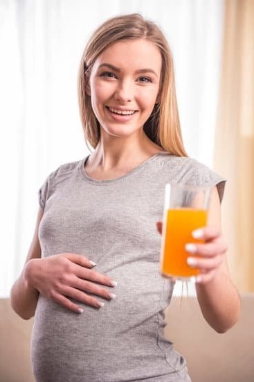 causes-of-dark-brown-discharge-in-pregnancy-you-getting-pregnant