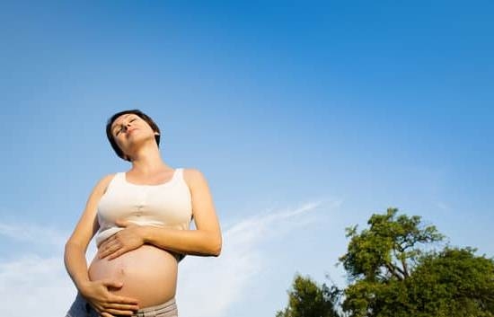 clear-thick-discharge-sign-of-pregnancy-you-getting-pregnant