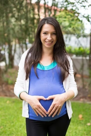 does-discharge-come-out-during-pregnancy-you-getting-pregnant