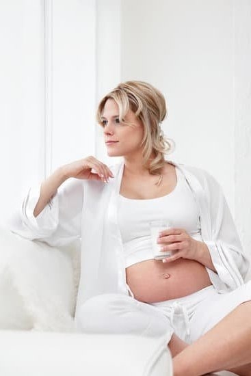 how-early-can-you-get-white-discharge-in-pregnancy-you-getting-pregnant