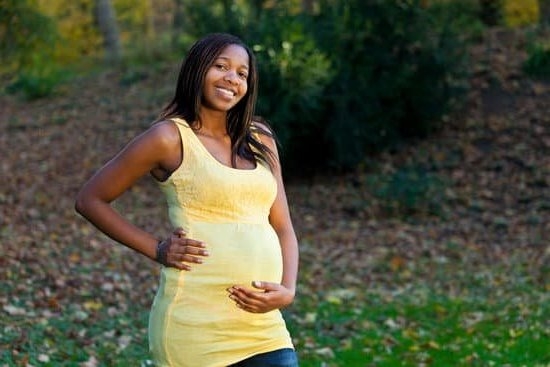 is-white-discharge-in-urine-a-sign-of-pregnancy-you-getting-pregnant