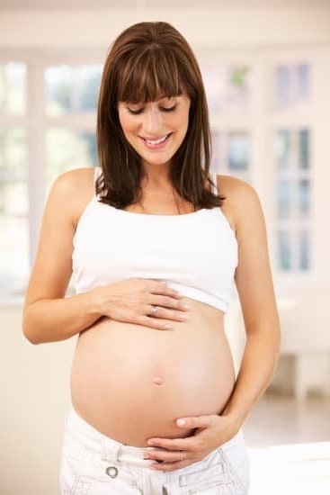 is-yellow-discharge-a-symptom-of-pregnancy-you-getting-pregnant