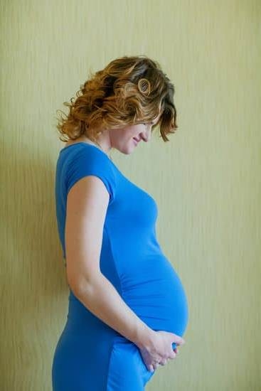 is-white-discharge-an-early-sign-of-pregnancy-early-pregnancy-signs