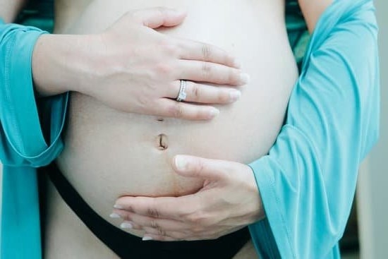 more-discharge-sign-of-pregnancy-you-getting-pregnant