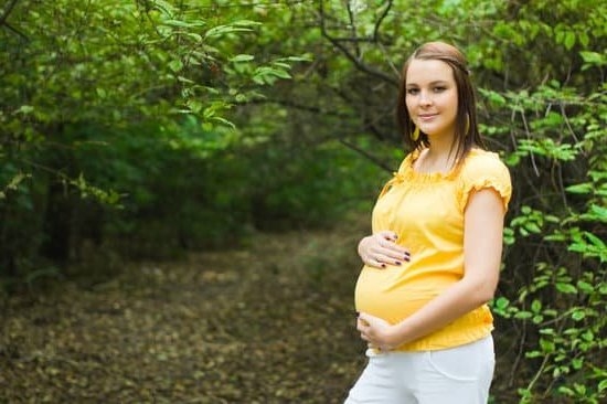 sticky-pink-discharge-early-pregnancy-you-getting-pregnant