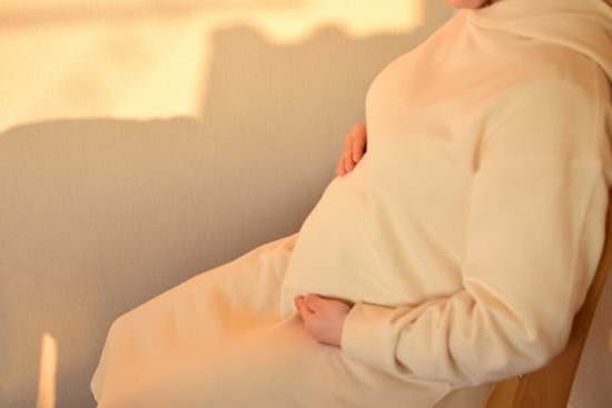 why-old-blood-discharge-during-pregnancy-you-getting-pregnant