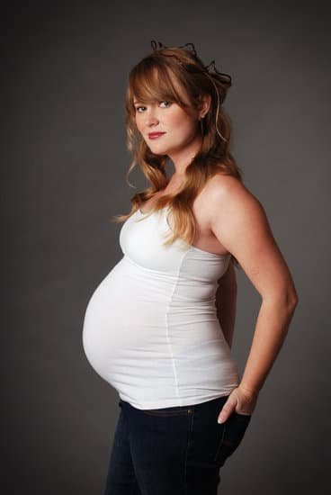 What Causes A Pregnant Woman To Have Watery Discharge