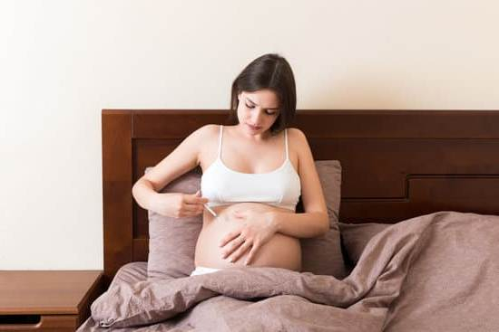 how-early-in-pregnancy-can-you-get-white-discharge-you-getting-pregnant